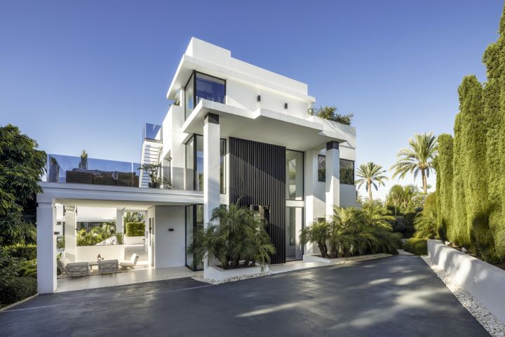 Villa Aqua - Impressive Exclusive Villa offering Golf Views in Nagüeles