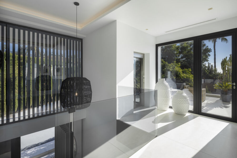 Villa Aqua - Impressive Exclusive Villa offering Golf Views in Nagüeles