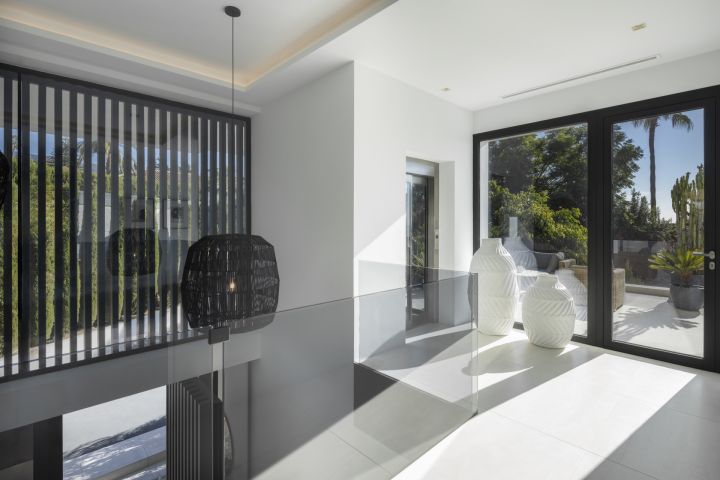 Villa Aqua - Impressive Exclusive Villa offering Golf Views in Nagüeles