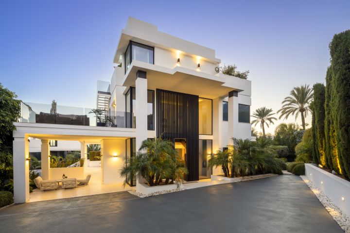 Villa Aqua - Impressive Exclusive Villa offering Golf Views in Nagüeles