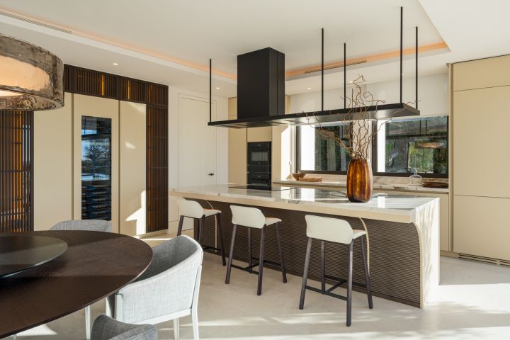 Villa Harmony - Exclusive Villa with Andalusian Charm in Marbella Hill Club