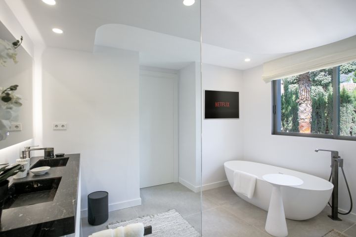Nagüeles 19 - Exclusive Stylish Home offering Sea Views in Nagüeles