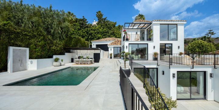 Hill Club 38 - Maison moderne sur mesure avec vue imprenable sur la mer