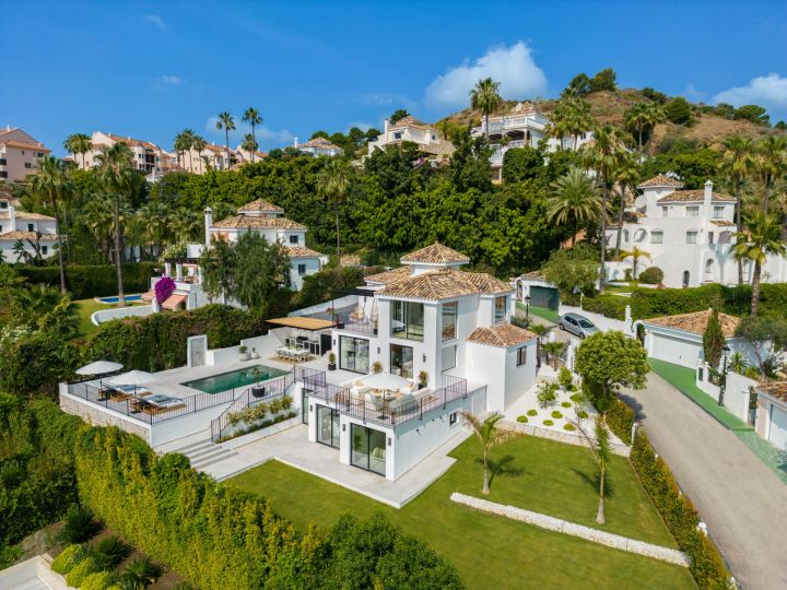 Hill Club 38 - Maison moderne sur mesure avec vue imprenable sur la mer