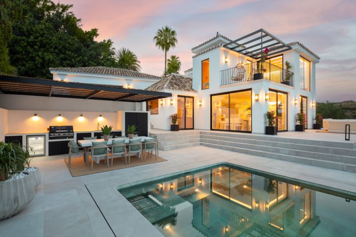 Hill Club 38 - Maison moderne sur mesure avec vue imprenable sur la mer