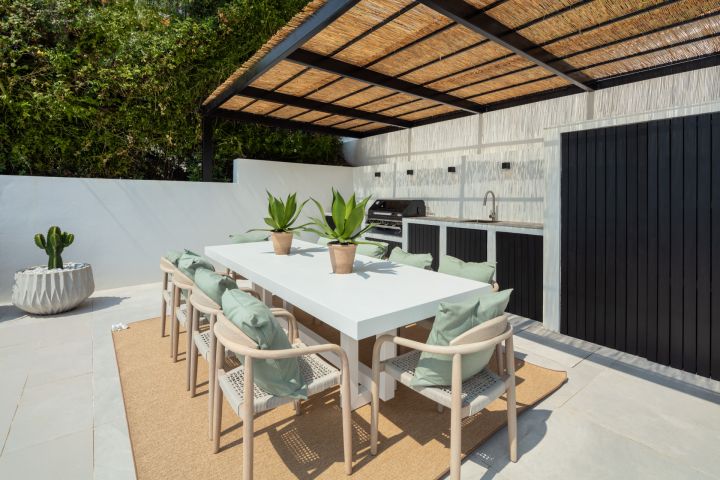 Hill Club 38 - Maison moderne sur mesure avec vue imprenable sur la mer