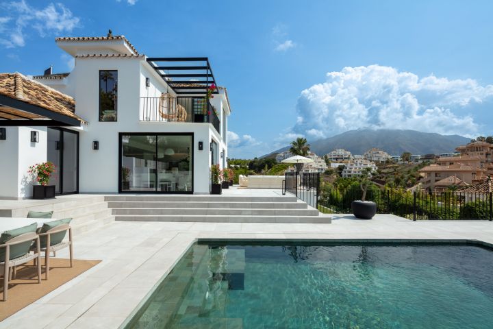Hill Club 38 - Maison moderne sur mesure avec vue imprenable sur la mer