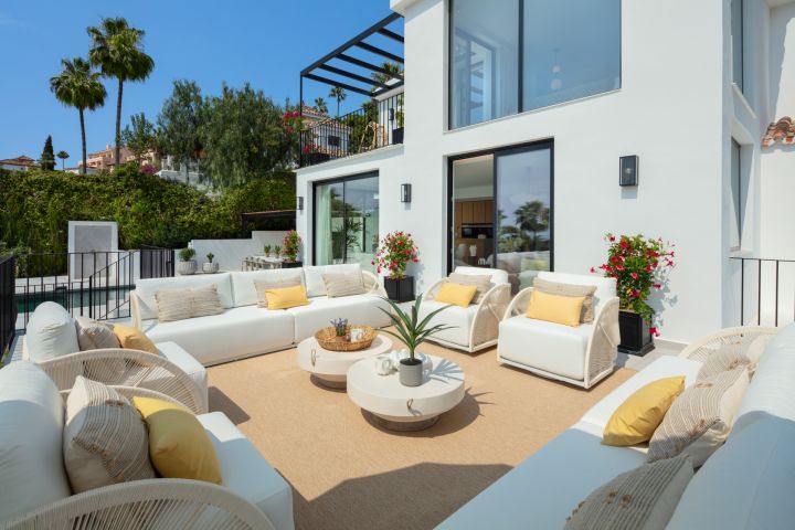 Hill Club 38 - Maison moderne sur mesure avec vue imprenable sur la mer