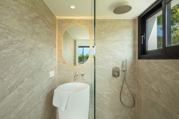 Hill Club 38 - Maison moderne sur mesure avec vue imprenable sur la mer