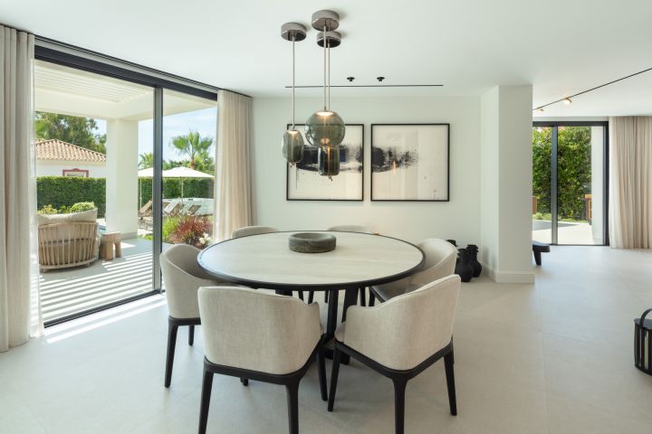 Villa Matilda - Elegant Exclusive Villa with Panoramic Views in Marbella Este