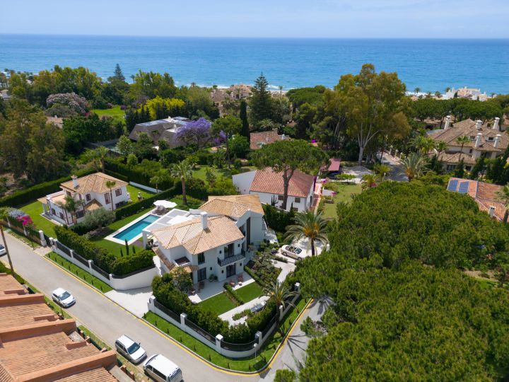 Villa Matilda - Elegant Exclusive Villa with Panoramic Views in Marbella Este