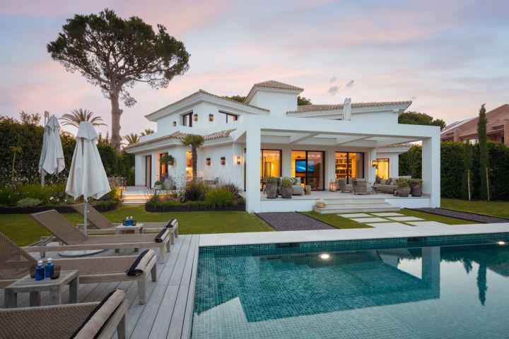 Villa Matilda - Elegant Exclusive Villa with Panoramic Views in Marbella Este