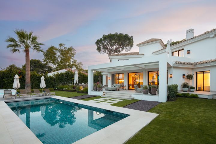Villa Matilda - Elegant Exclusive Villa with Panoramic Views in Marbella Este