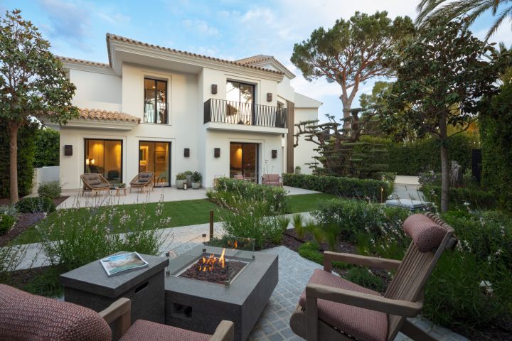 Villa Matilda - Elegant Exclusive Villa with Panoramic Views in Marbella Este