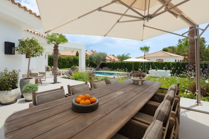 Villa Matilda - Elegant Exclusive Villa with Panoramic Views in Marbella Este