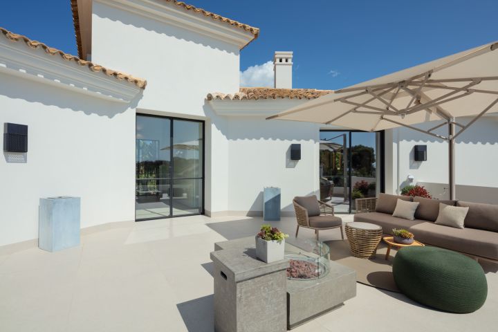 Villa Matilda - Elegant Exclusive Villa with Panoramic Views in Marbella Este