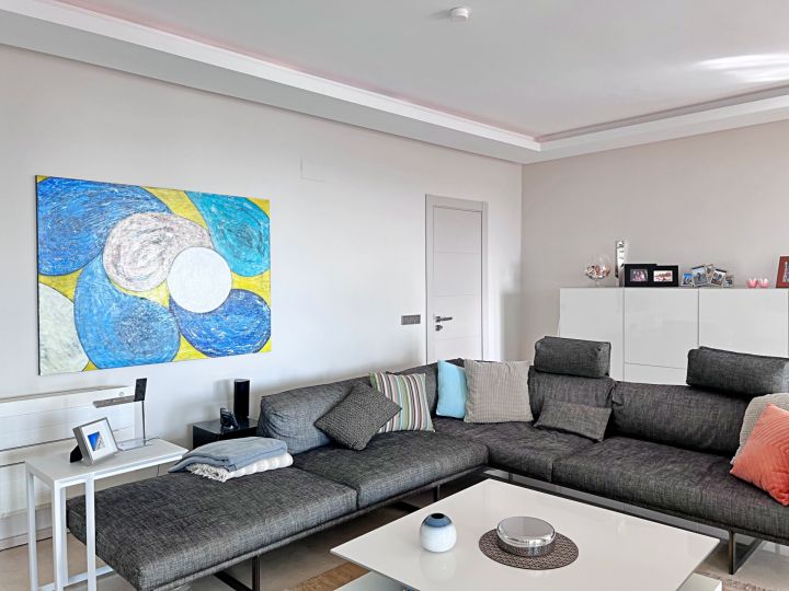 Semi Detached Villa in Nueva Andalucia - Upscale Home on the Frontline of a Golf Course