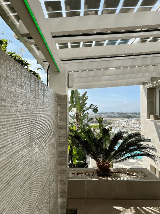 Semi Detached Villa in Nueva Andalucia - Upscale Home on the Frontline of a Golf Course