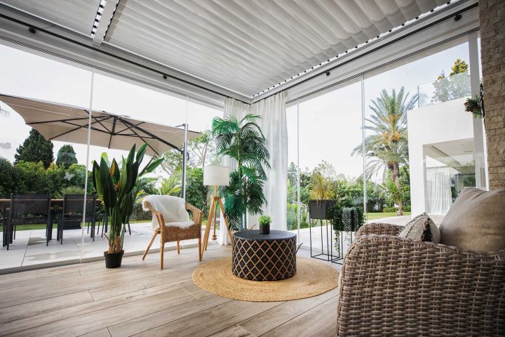 Villa El Paradiso - Propiedad contemporánea con encanto andaluz en Estepona