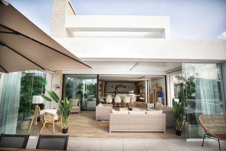 Villa El Paradiso - Propiedad contemporánea con encanto andaluz en Estepona