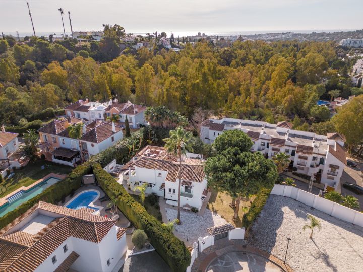 Villa Country Club - Exclusive Elegant Villa with Panoramic Views