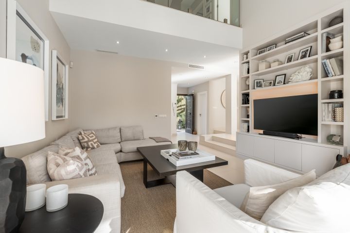 Villa Country Club - Exclusive Elegant Villa with Panoramic Views