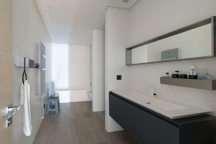 Villa in Marbella Hills - Modern Upscale Property with Top-Tier Finishes