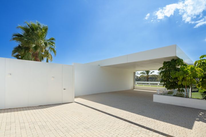 Golfside Villa 3 - Elegant Modern Home with Sea Views