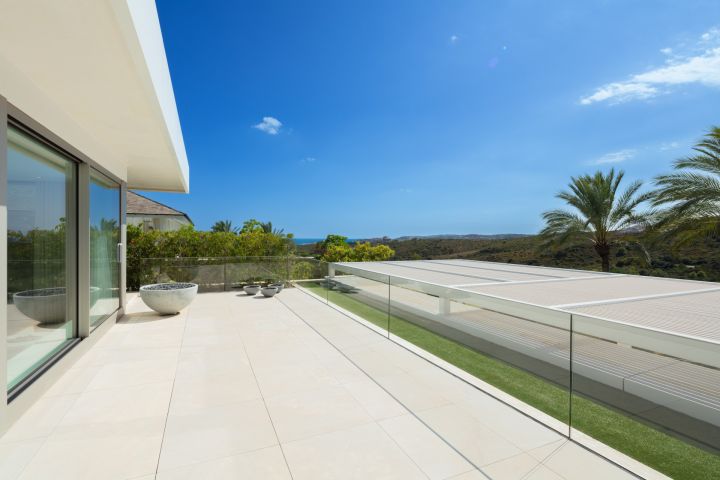 Golfside Villa 3 - Elegant Modern Home with Sea Views