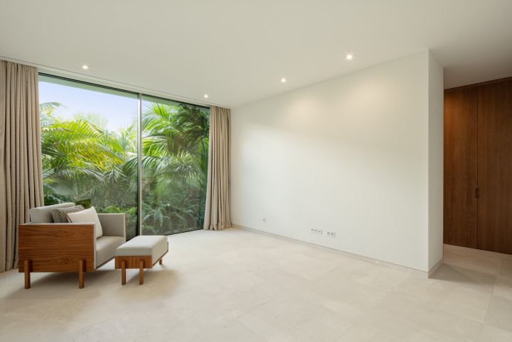 Golfside Villa 3 - Elegant Modern Home with Sea Views