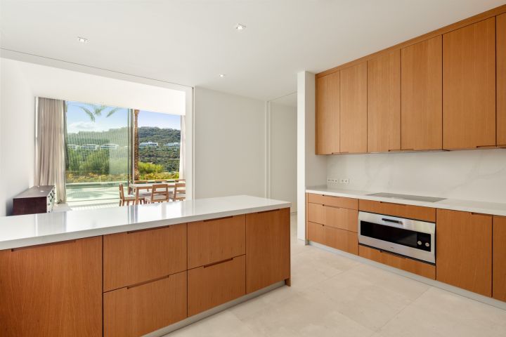 Golfside Villa 3 - Elegant Modern Home with Sea Views
