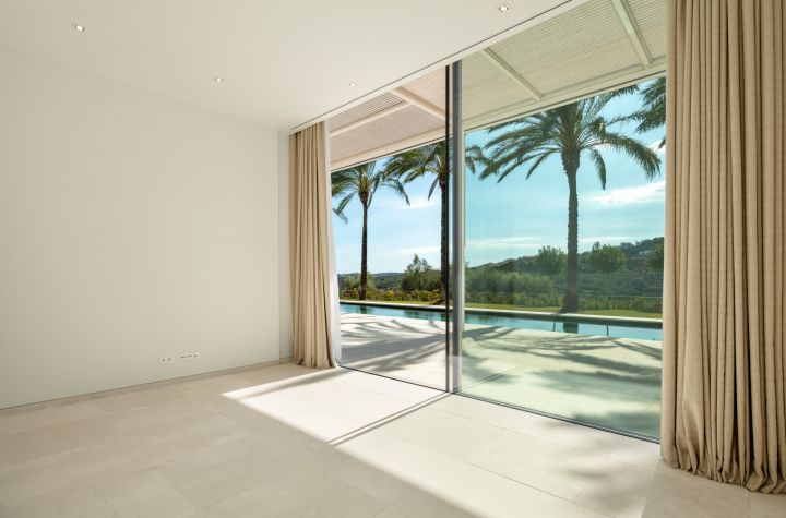 Golfside Villa 3 - Elegant Modern Home with Sea Views