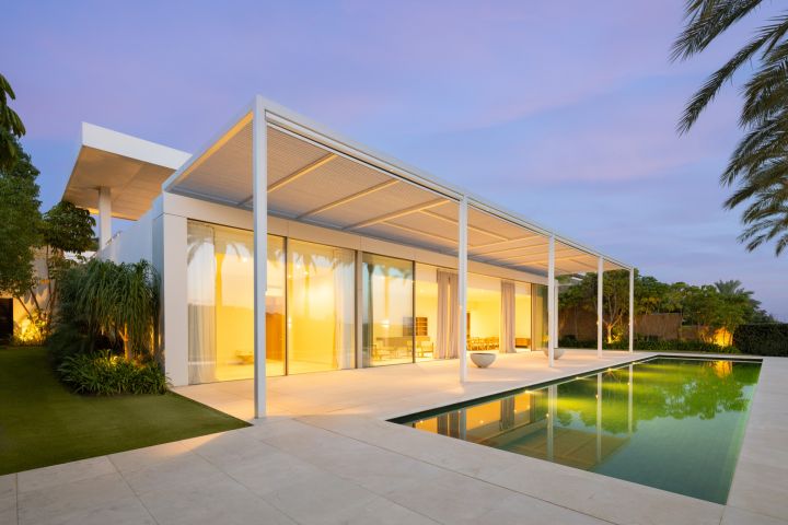 Golfside Villa 3 - Elegant Modern Home with Sea Views