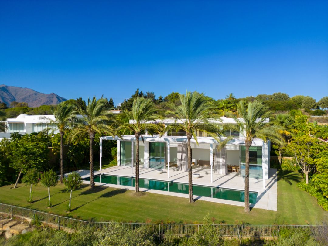Golfside Villa 3 - Elegant Modern Home with Sea Views
