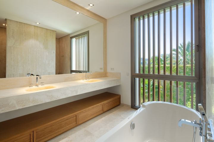 Golfside Villa 6 - Modern Frontline Golf Residence