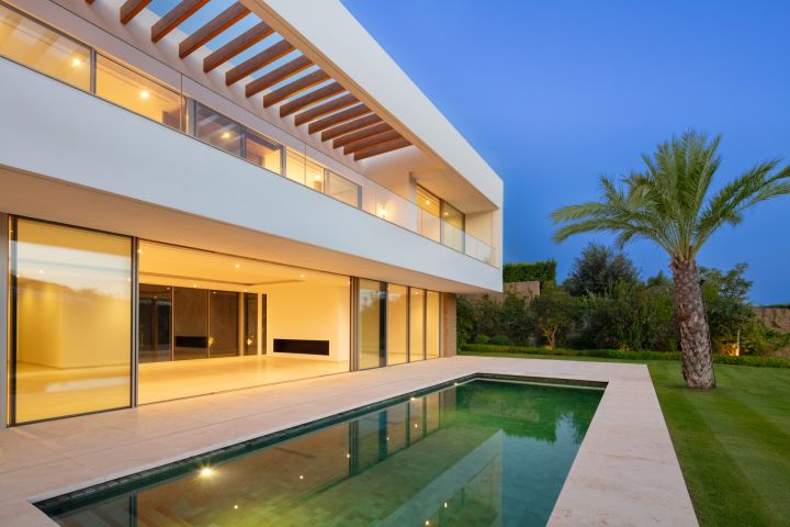 Golfside Villa 6 - Modern Frontline Golf Residence