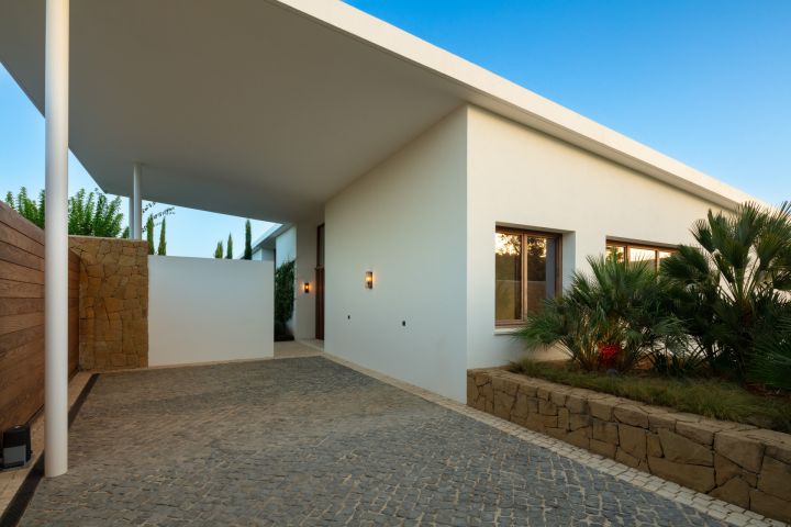 Golfside 9 - Spacious Home in Finca Cortesín