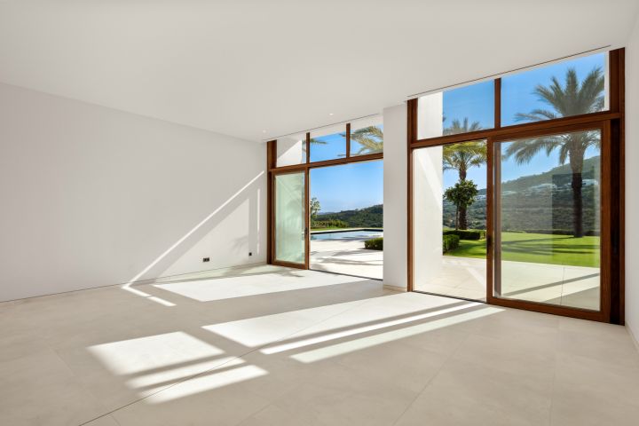 Golfside 9 - Spacious Home in Finca Cortesín
