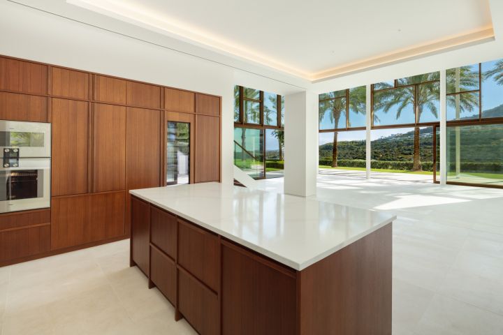 Golfside 9 - Spacious Home in Finca Cortesín