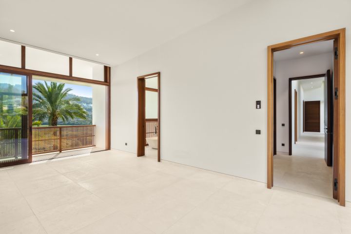 Golfside 9 - Spacious Home in Finca Cortesín