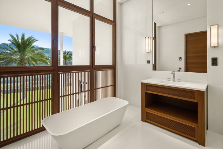 Golfside 9 - Spacious Home in Finca Cortesín