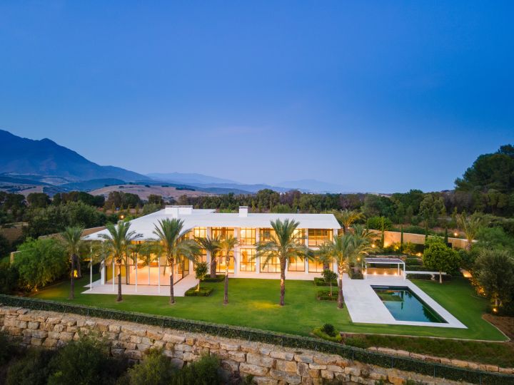 Golfside 9 - Spacious Home in Finca Cortesín