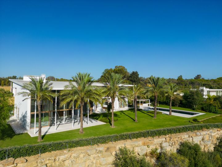 Golfside 9 - Spacious Home in Finca Cortesín