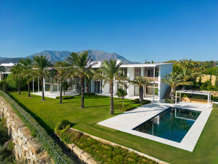 Golfside 9 - Spacious Home in Finca Cortesín