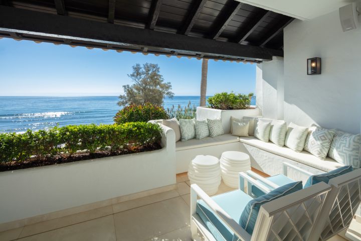Papaya - Villa in a Gated Community in Marina Puente Romano