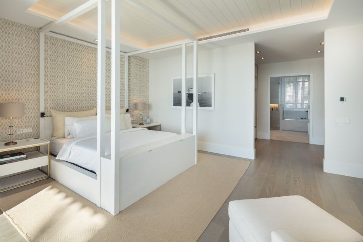 Papaya - Villa in a Gated Community in Marina Puente Romano