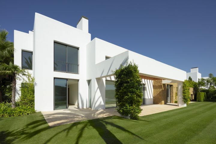 Green 10 - Villa 4 - Elegant Home with Stunning Sea Views