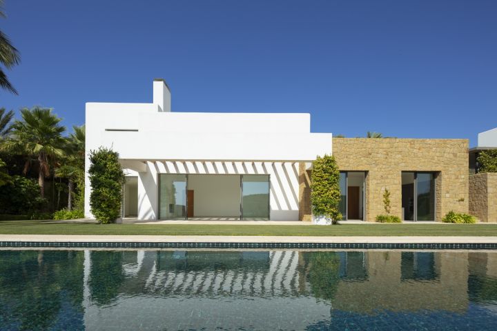 Green 10 - Villa 4 - Elegant Home with Stunning Sea Views
