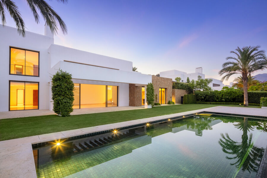 Green 10 - Villa 4 - Elegant Home with Stunning Sea Views