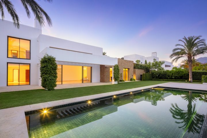 Green 10 - Villa 4 - Elegant Home with Stunning Sea Views